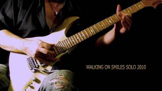 WALKING ON SMILES SOLO CU.mov
