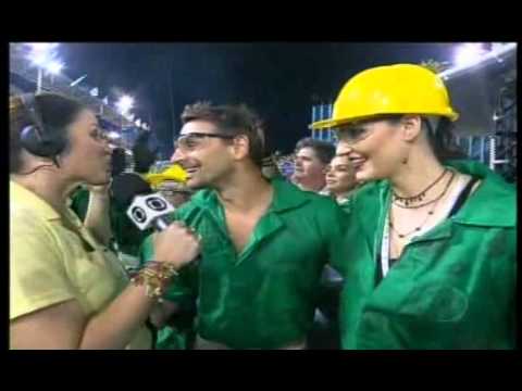 INICIO DO DESFILE DA GRANDE RIO CARNAVAL 2013