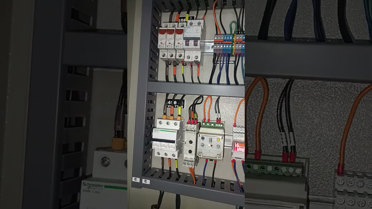 Tablero eléctrico después de la intervención