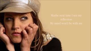 Lisa Marie Presley - Important (Lyrics)