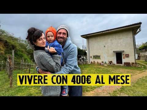 La famiglia che vive felice in campagna in autosufficienza