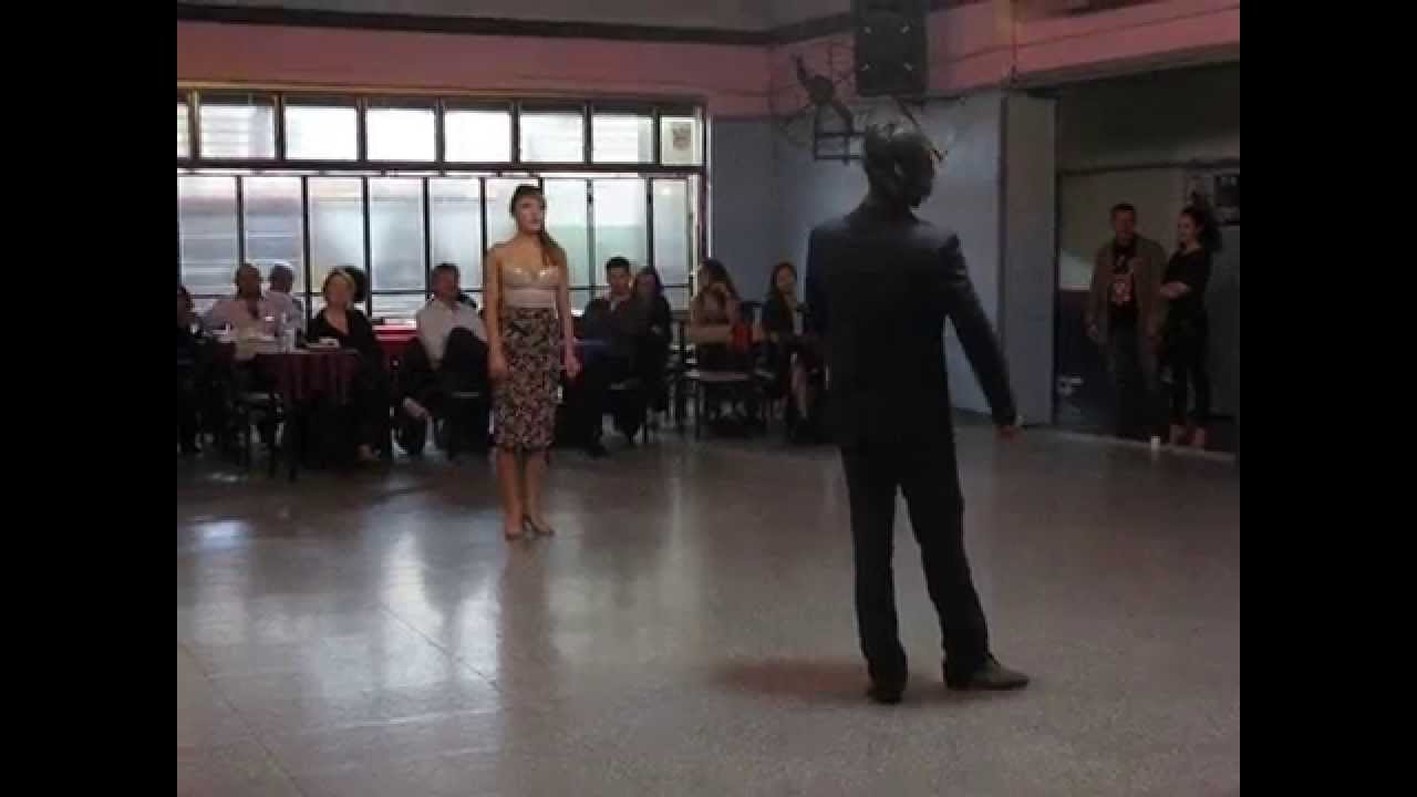 Video thumbnail for EZEQUIEL FARFARO y SOLEDAD LARRETAPIA en Viva La Pepa Milonga (1/3)