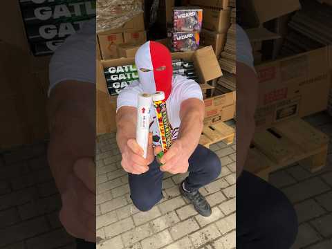 Mr. Light vs Torcia Manna Flare Red | Ultrasstore.com