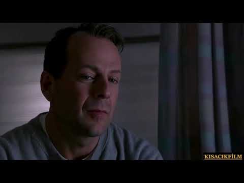 "Ölü insanlar görüyorum" - 6.His Efsane Sahne