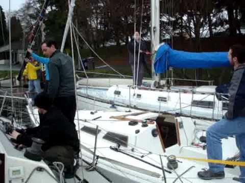 Demasting a sailboat