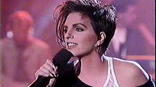 Liza Minnelli goes electropop 11-22-89 late night TV performance