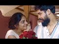 പൂവൊക്കെയായിട്ട് പ്രൊപ്പോസ് ചെയ്യാ�