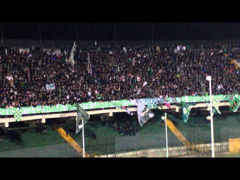 La Curva Sud di Avellino canta 'E gireremo tutto lo stivale'