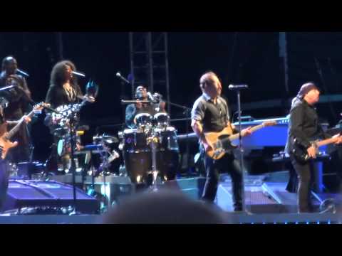Bruce Springsteen - Badlands - Helsinki 7/31/12 HD