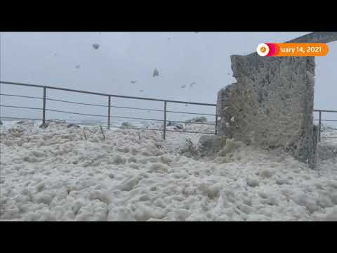 海の泡の毛布アイルランドの村 (Sea foam blankets Irish village)