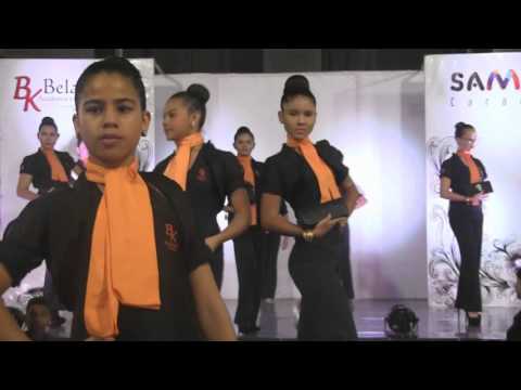 Desfile Cambio de Módulo Viernes de Moda con Belankazar 08/04/16