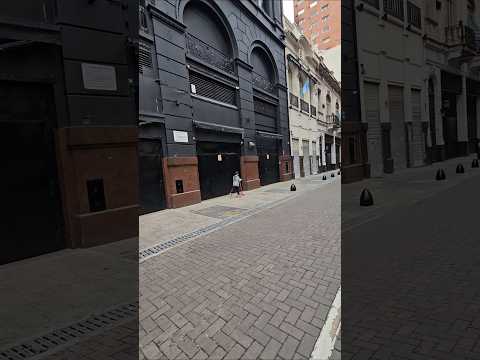 Gino con el monopatín por calle Alsina al 900 barrio de Monserrat Buenos Aires 16/8/26