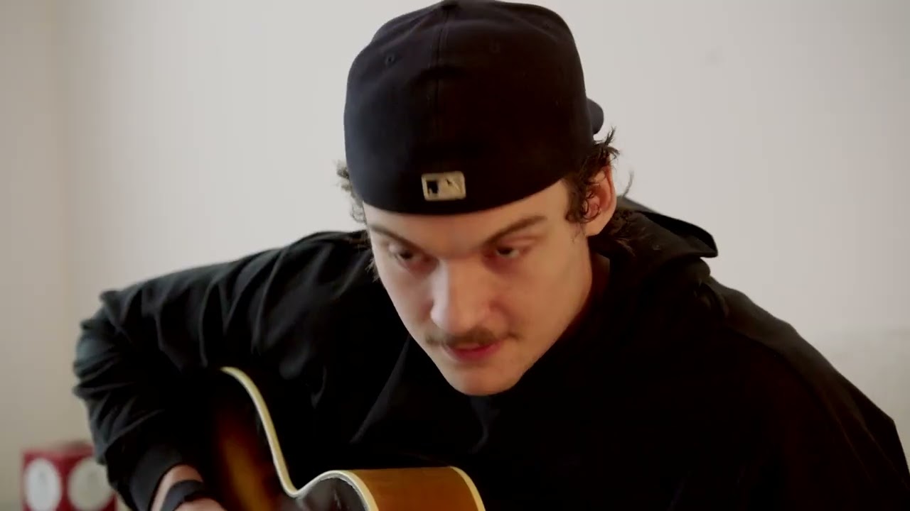 Rempe plays some old-school country music 🎸