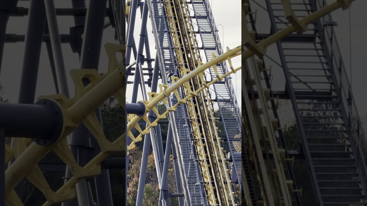 Dumb guy climbs Batwing on the last day of Six Flags America | Extended and higher quality version - YouTube