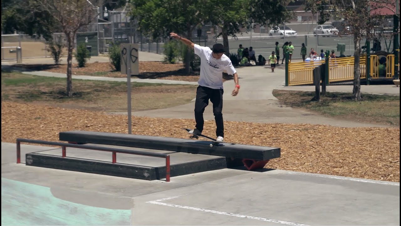 Nick Tucker, de paseo por la Diamond Plaza