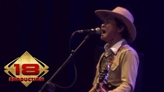 Download lagu Endank Soekamti - Satria Bergitar (Live Konser Jakarta Barat 14 Maret 2015) mp3