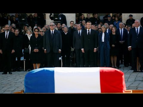 فرنسا تُوّدع شارل أزنافور بتكريم وطني مهيب