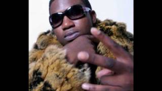 Soulja Boy Ft Gucci Mane-Pretty Boy Swag (Remix) *NEW 2010*