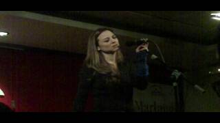 Marlango - No mires a los ojos de la gente (Directo Fnac Callao 25-3-2010)