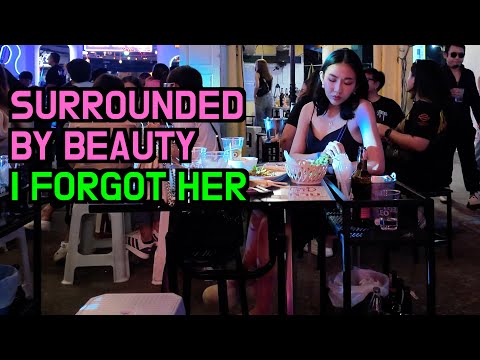 In a Place Full of Beautiful Thai Customers, I Lost the One Waitress Who Had Feelings for Me