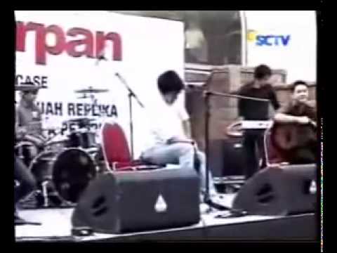 YouTube - Peterpan - Behind the scene Video Clip `Tak Ada Yang Abadi`.flv