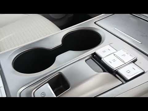 Hyundai KONA Kona EV Premium 64 kWh - Image 2