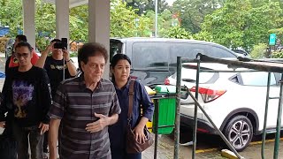 Download lagu Achmad Albar Arrives at Donny Fattah's Funeral Home mp3