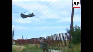 KOSOVO: BRITISH PARATROOPERS ARRIVE IN PRISTINA (2)