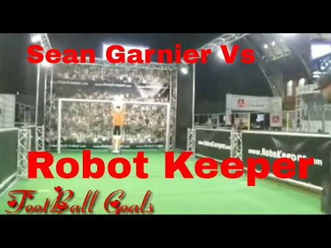 Sean Garnier vs Robot keeper