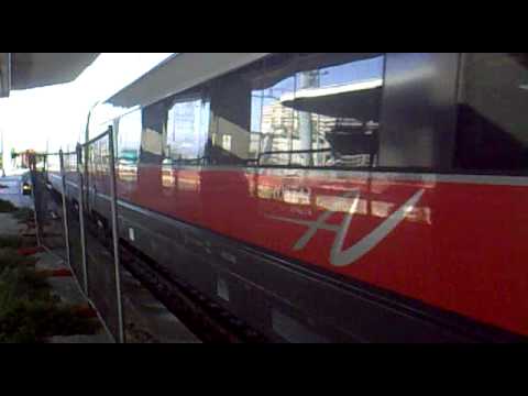 FRECCIA ROSSA in arrivo a Napoli Centrale proveniente da Milano Centrale