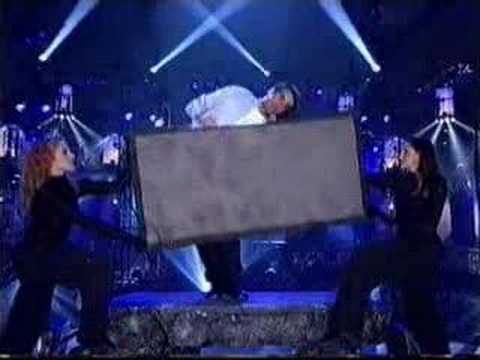 image-How does the David Copperfield Show in Las Vegas work?
