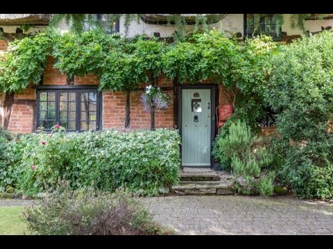 Thatched Cottage | Maulden | Bedfordshire | Fine & Country Bedford | Alex Strafford