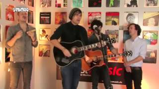 Charlie Simpson: &quot;Down Down Down&quot;