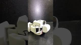 転ぶと救援要請をします