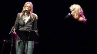 Live duet ~ Aimee Mann &amp; Nellie McKay ~ Christmastime