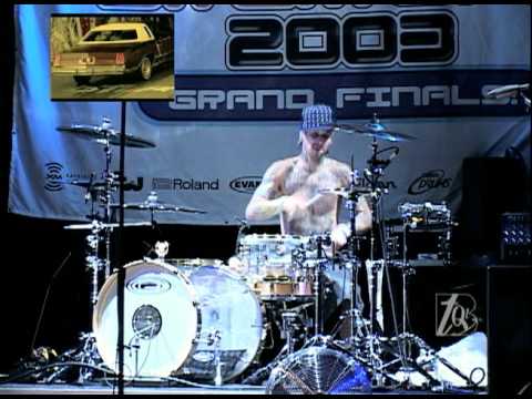 Travis Barker Drum solo  at Guitar Center "s Drum off' 03/ extra clips on the side