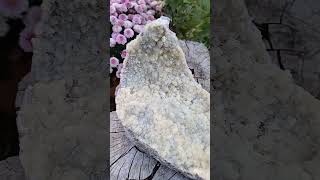 Ametystová růže pokrytá kalcitem 1910g
