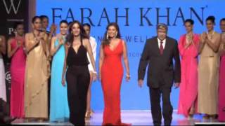 IIJW DAY 01 LISA RAY ON RAMP FOR GII BY FARAH KHAN 02