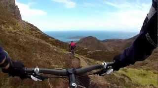 preview picture of video 'Mountain biking Scotland. Quiraing, Skye. One of the best.'