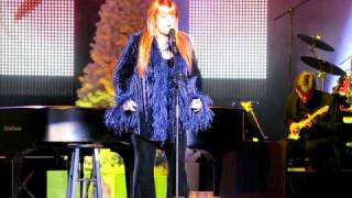 Wynonna 12-20-08 Live in Chicago Christmas Show &quot;Only Love&quot;
