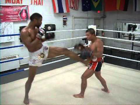 Simon "Bad Bwoy" Marcus Smashing Pads with Ajahn Suchart: Argentina Countdown 02