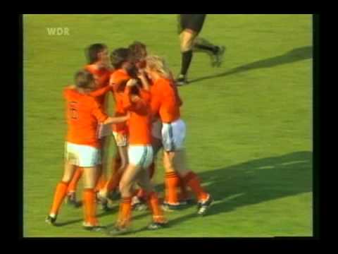 1975 (May 17) West Germany 1-Holland 1 (Friendly).avi