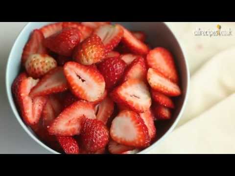 Strawberry jam with balsamic vinegar and thyme