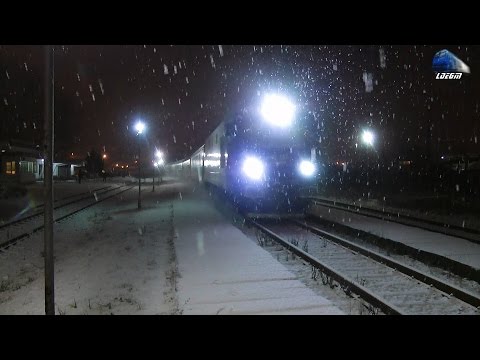 GM 64-1138-8 & R1742 Satu Mare - Bucuresti Nord in Zapada/Snow in Oradea - 14 December 2016