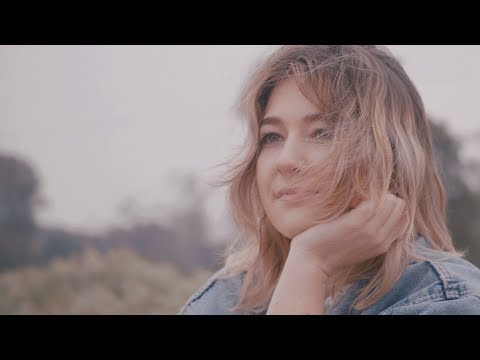 Yumi Zouma - Cool For A Second (Official Music Video)
