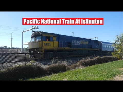 A Crew Car Transfer 1109s With #NR73, Overland Sitter & #NR104 At Islington