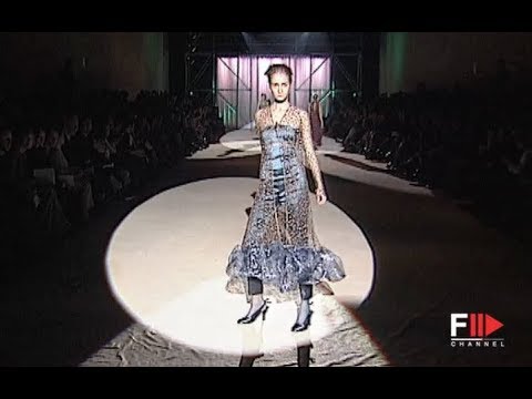 ROMEO GIGLI Fall 2001 Milano - Fashion Channel