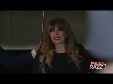 GRAND LEPOTICE U PROVODU - Arhiva - Lutajuca kamera - Paparazzo