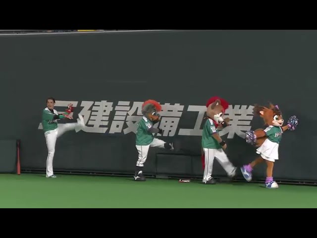 【試合前】イチ、ニ。イチ、ニ。ファイターズマスコットが陽と一緒にウォーミングアップ 2016/5/15 F-L