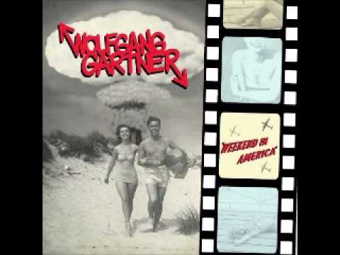 Wolfgang Gartner feat. Jim Jones & Cam'ron - Circus Freak